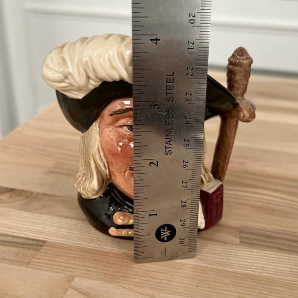 Royal Doulton Aramis Three Musketeers Toby Mug 4 Inch D6454 Rare Vintage - Picture 6 of 6